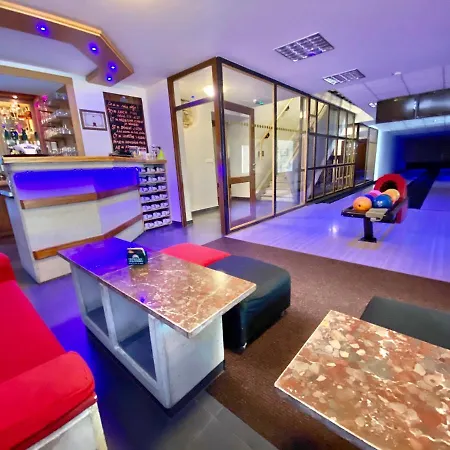 Отель Hotel Praded Thamm