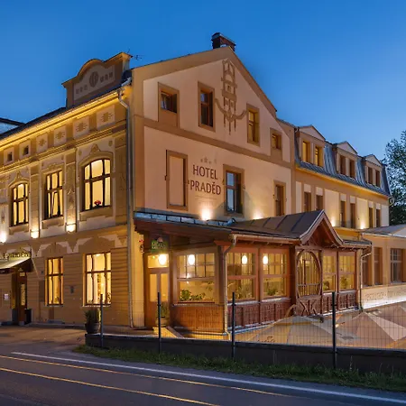 מלון Praded Thamm